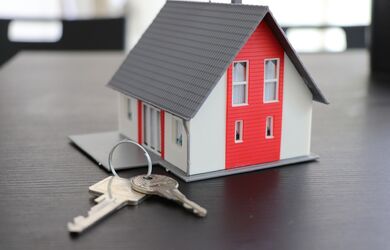 What do I need to pay attention to when visiting a property?