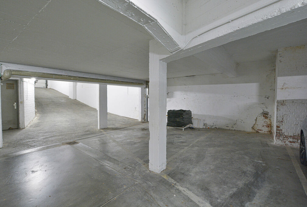 Binnenstaanplaats te koop in 