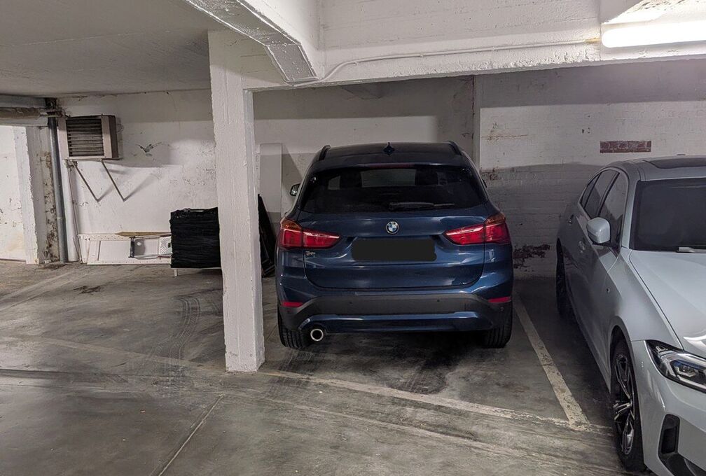 Binnenstaanplaats te koop in 