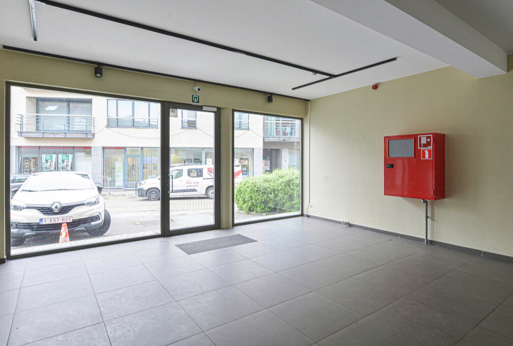 Commercial groundfloor for rent in Kraainem