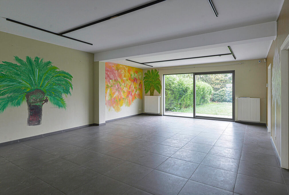 Commercial groundfloor for rent in Kraainem