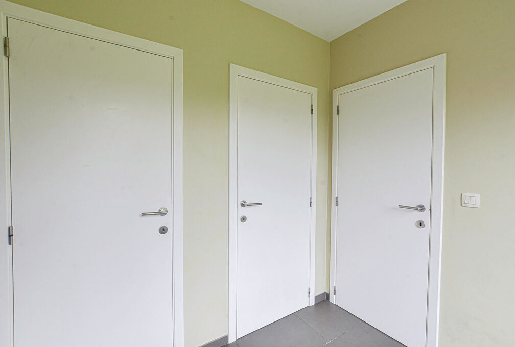 Commercial groundfloor for rent in Woluwe-Saint-Pierre