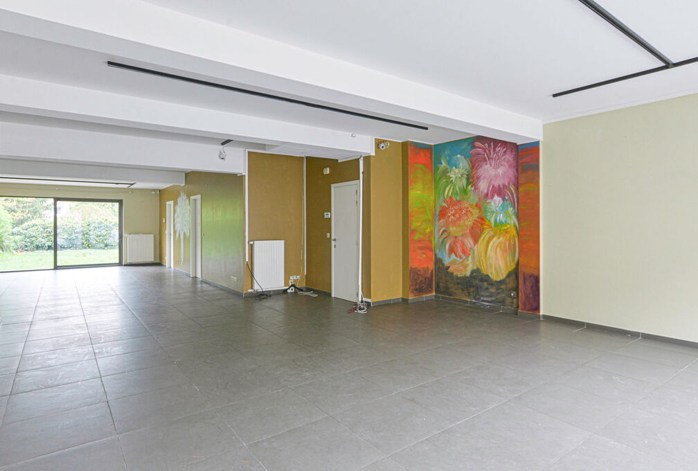 Commercial groundfloor for rent in Woluwe-Saint-Pierre