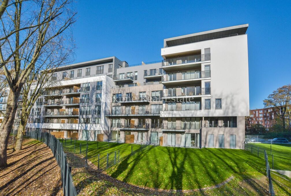 Gelijkvloerse verd. + tuin te huur in Elsene
