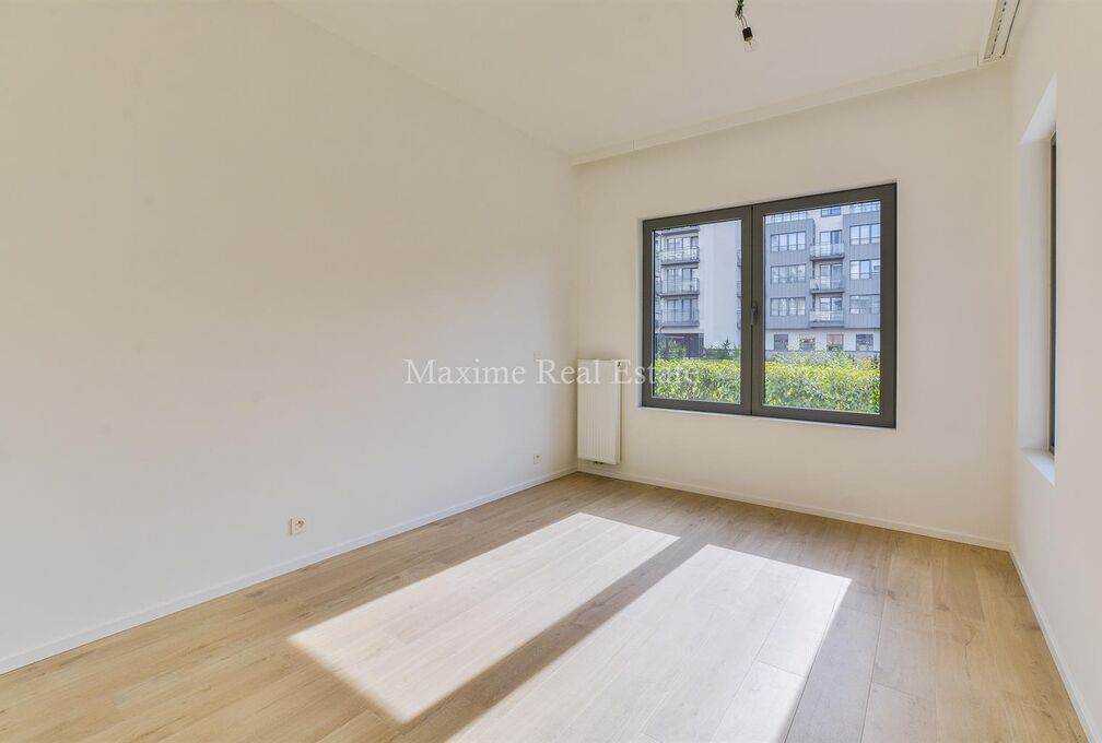 Gelijkvloerse verdieping te huur in Auderghem