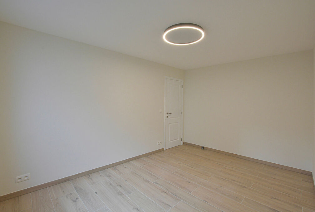 Gelijkvloerse verdieping te huur in Woluwe-Saint-Lambert