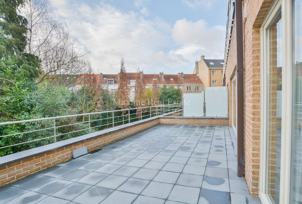 Ground floor for rent in Sint-Pieters-Woluwe