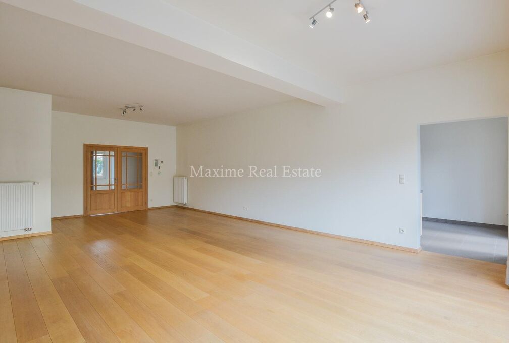 Ground floor for rent in Sint-Pieters-Woluwe