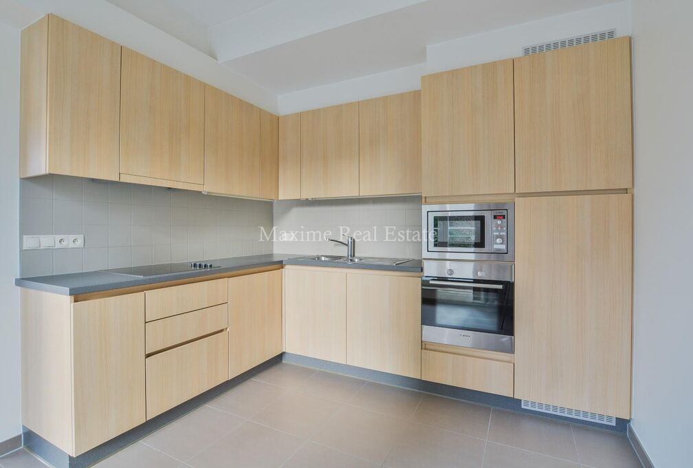 Ground floor for rent in Sint-Pieters-Woluwe