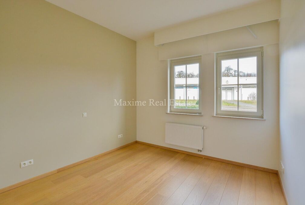 Ground floor for rent in Sint-Pieters-Woluwe