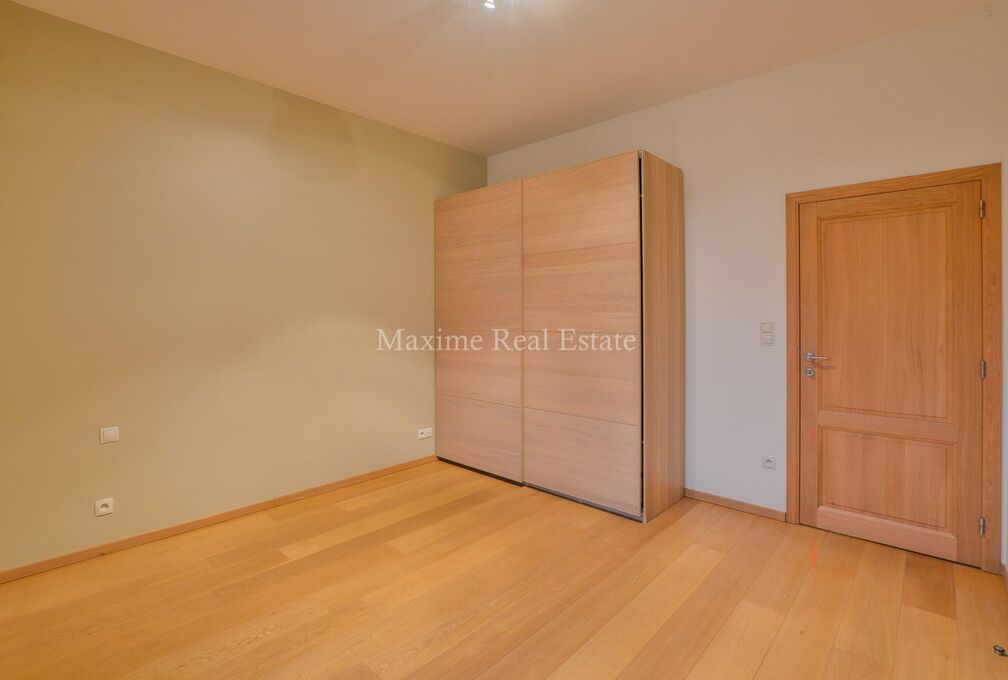 Ground floor for rent in Sint-Pieters-Woluwe