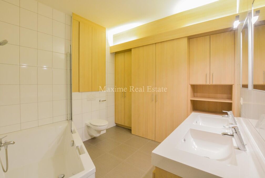 Ground floor for rent in Sint-Pieters-Woluwe