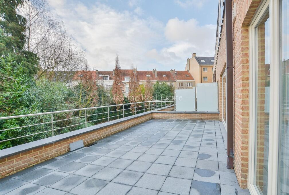 Ground floor for rent in Sint-Pieters-Woluwe