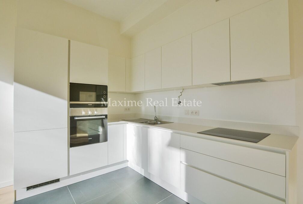 Ground floor with garden for rent in Elsene
