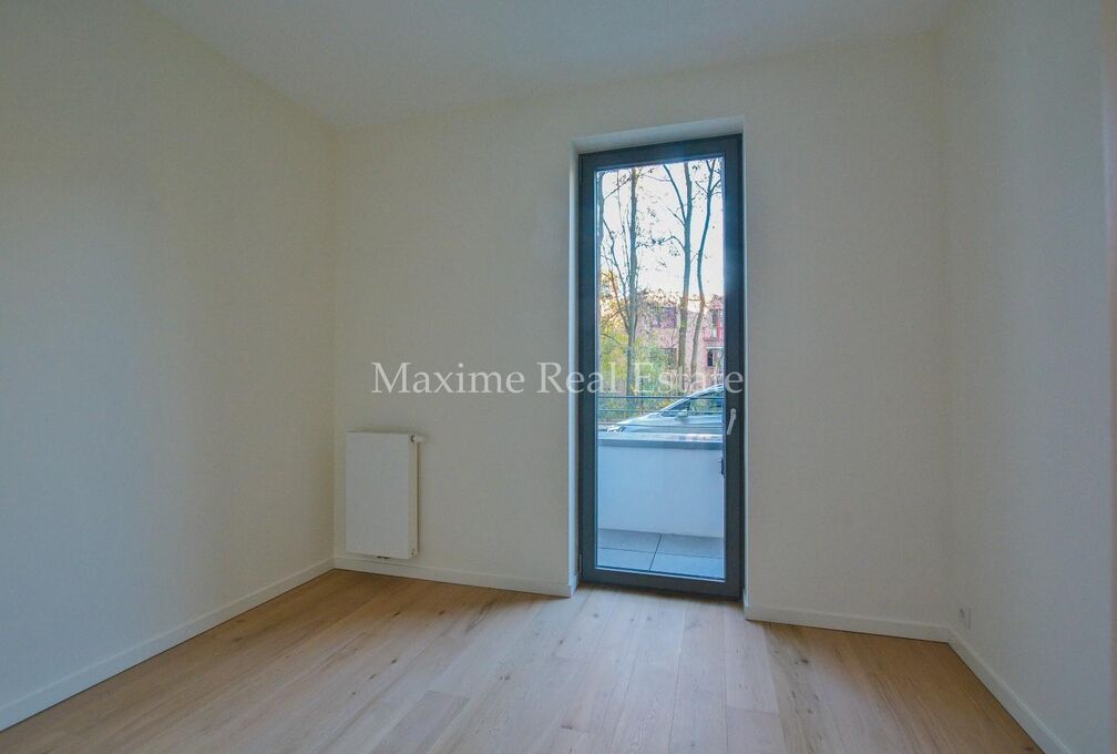 Ground floor with garden for rent in Elsene