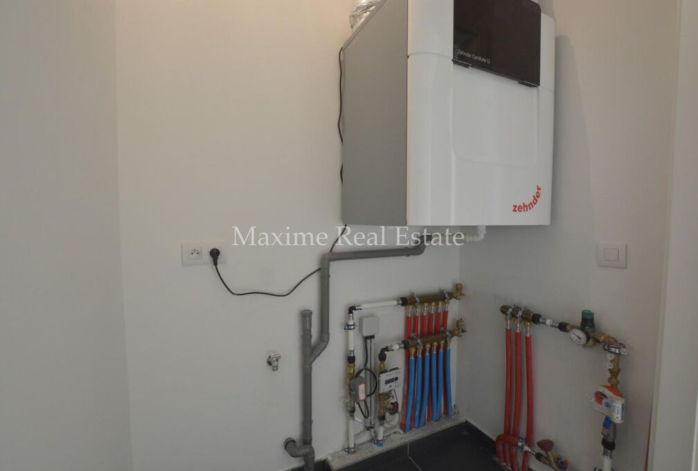 Ground floor with garden for rent in Elsene