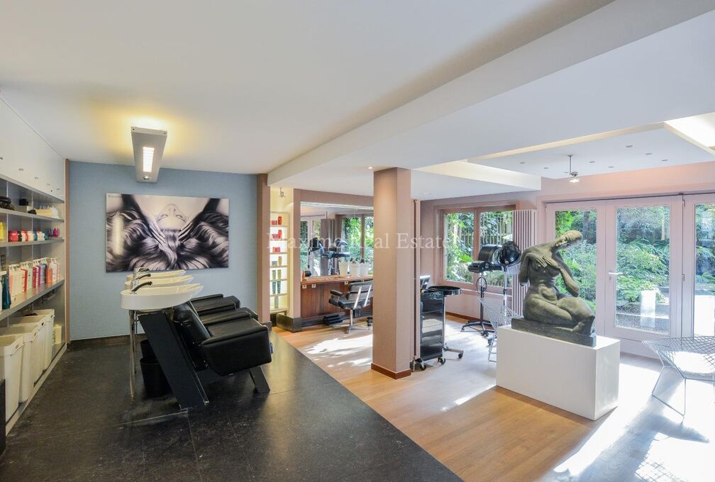 Individual shop for rent in Woluwe-Saint-Pierre