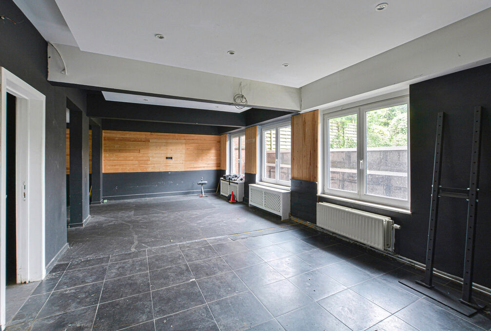 Individual shop for rent in Woluwe-Saint-Pierre