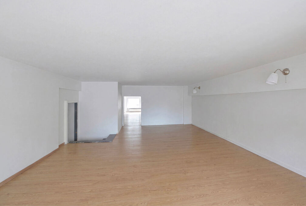Individual shop for rent in Woluwe-Saint-Pierre