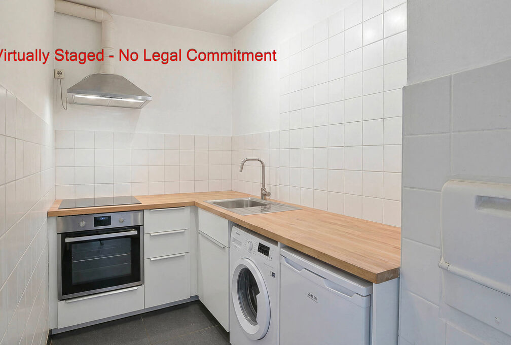 Maxime Real Estate presents a well-maintained studio apartment.

Located between the Fallon Stadium/Stokkel area and close to public transportation, schools, shops, and more.

This charming studio of +/-33m&sup2; (according to the PEB) is located on the 7th a