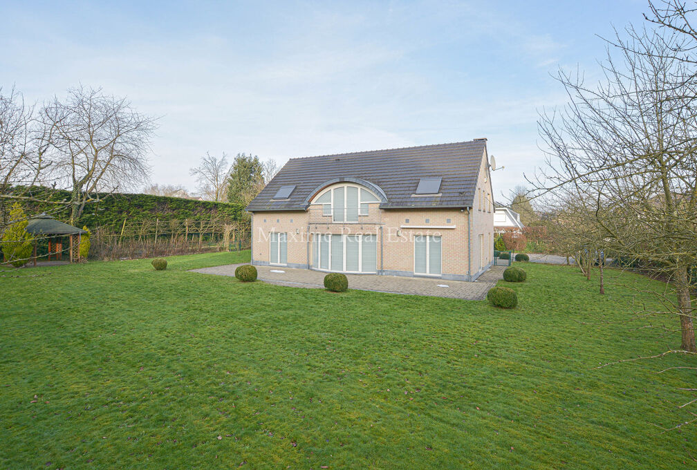 Villa for rent in Wezembeek-Oppem