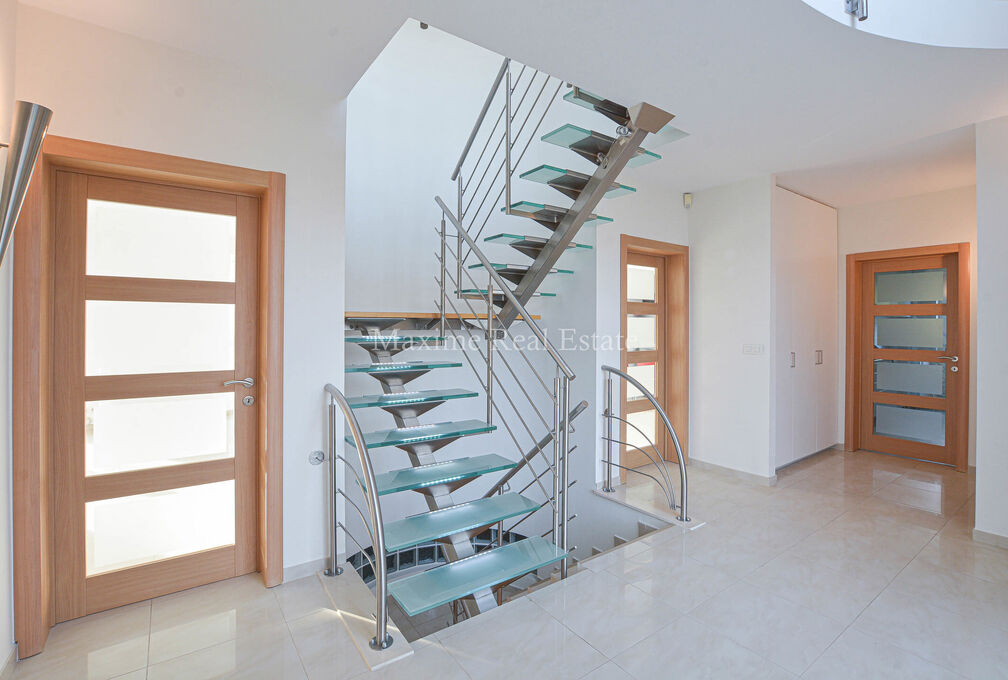Villa for rent in Wezembeek-Oppem