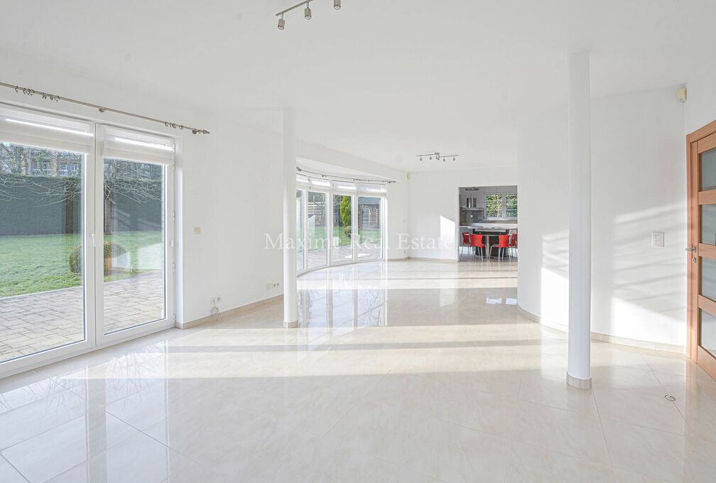 Villa for rent in Wezembeek-Oppem