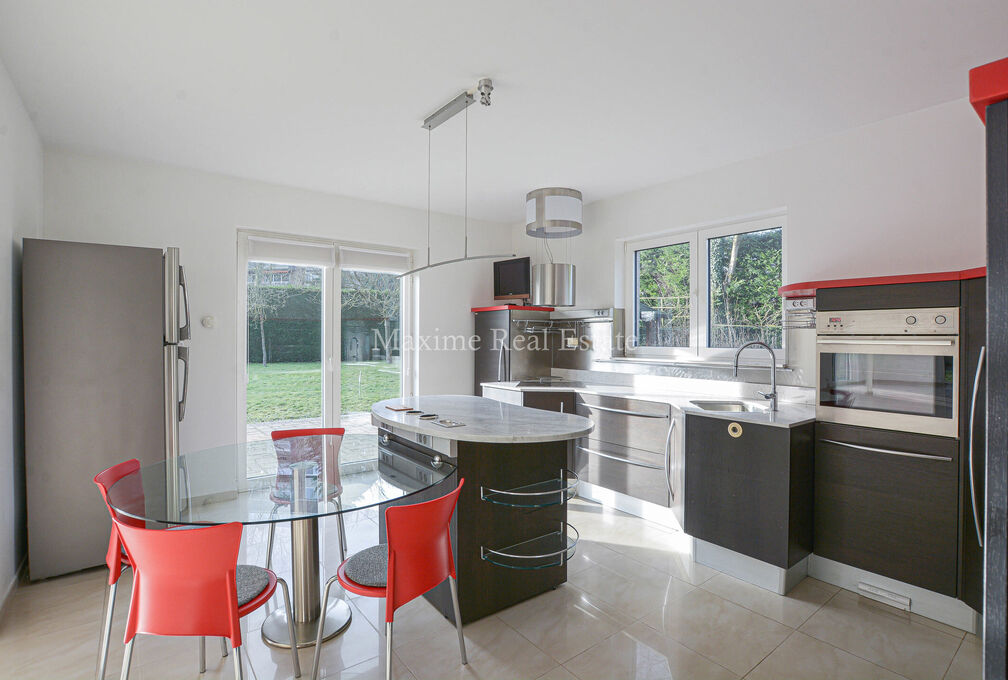 Villa for rent in Wezembeek-Oppem