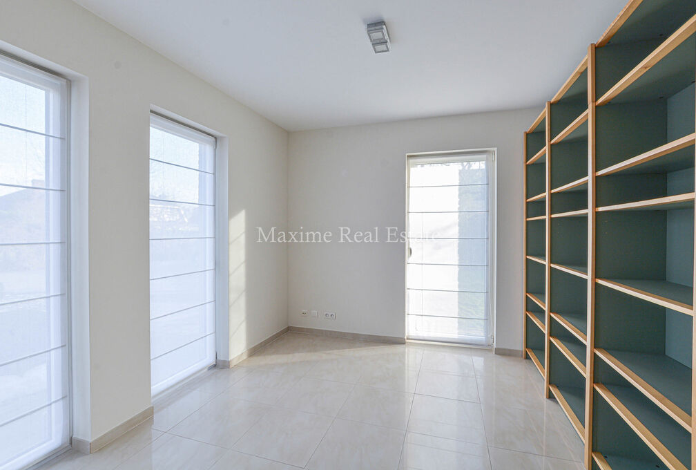 Villa for rent in Wezembeek-Oppem