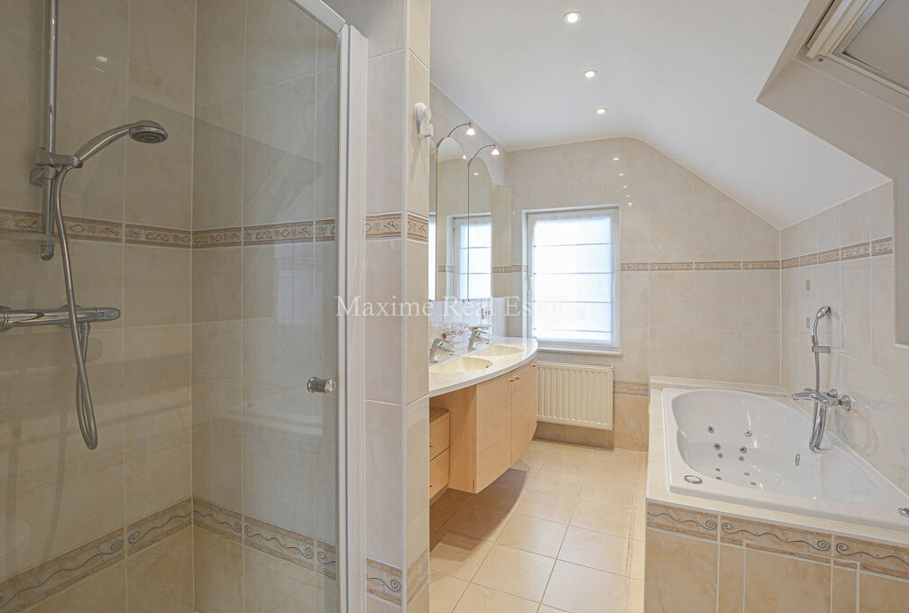 Villa for rent in Wezembeek-Oppem