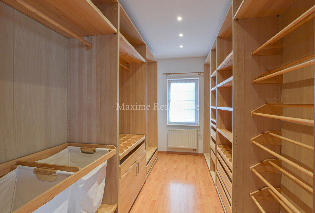 Villa for rent in Wezembeek-Oppem