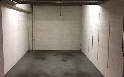 Closed garage for rent in Woluwe-Saint-Pierre