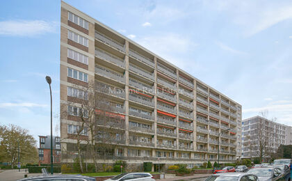 Maxime Real Estate vous propose un studio bien entretenu.

Idéalement situé entre le Stade Fallon et Stockel, à proximité des transports en commun, écoles, commerces, ...

Ce joli studio de +/-33m² (selon PEB) se trouve au 7e et dernier étage, et s
